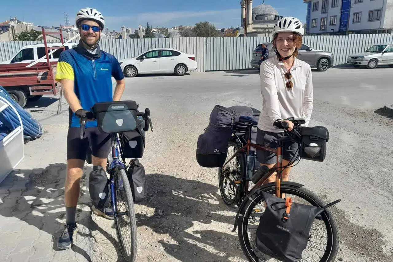 Hayran kaldılar! Alman çift bisikletle Konya'ya ulaştı