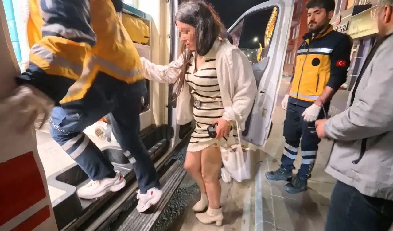 Erkek arkadaşının yeni sevgilisini bıçakladı, sebebi şok etti!