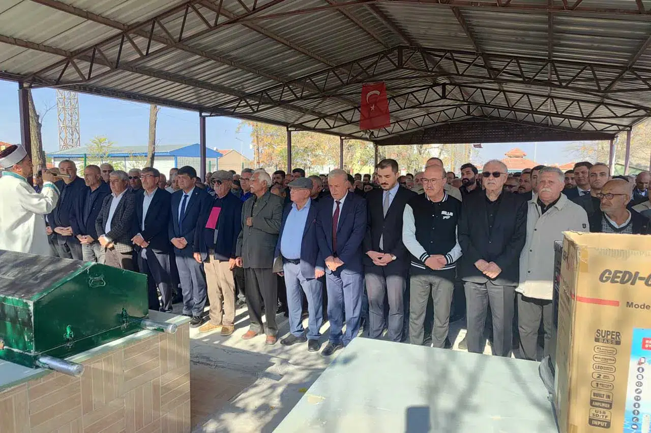 Konya'da hüzün! Belediye başkanının eşi son yolculuğuna uğurlandı