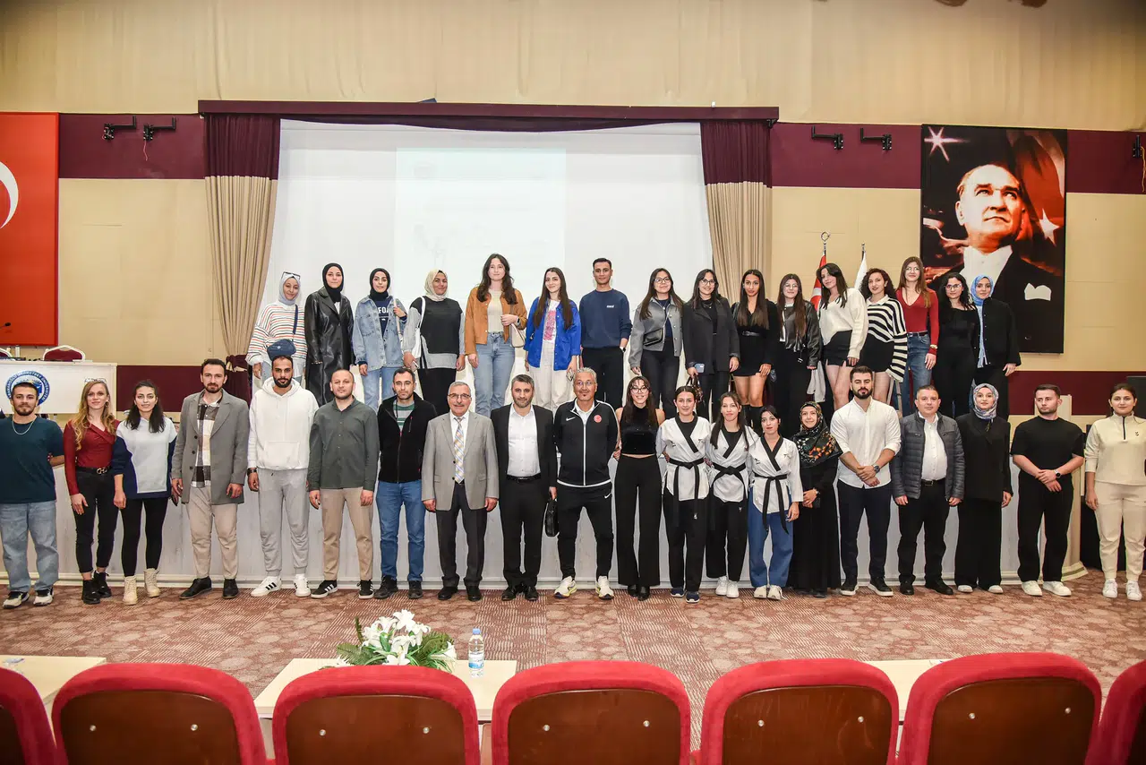 KMÜ'de "Öğrencilik Hayatında Spor ve Tekvando" etkinliği düzenlendi