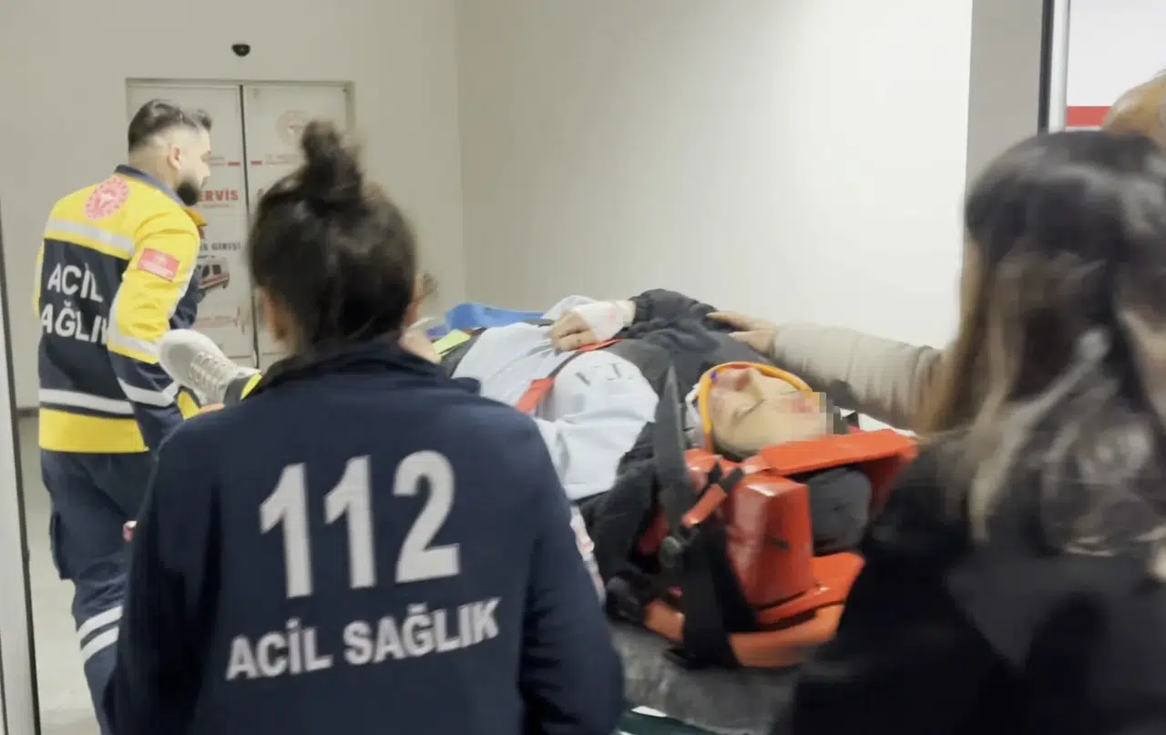 Aksaray’da kamyonet traktöre çarptı! 1 yaralı