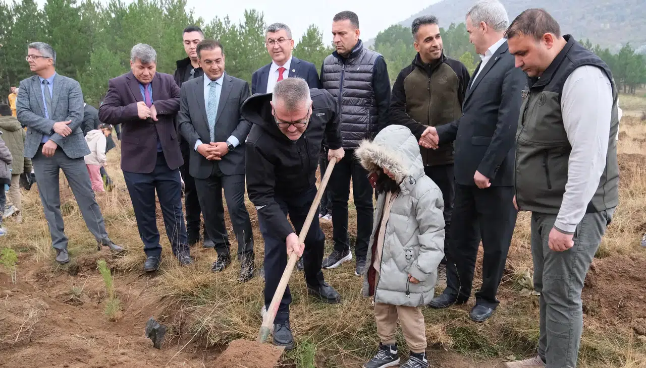Seydişehir’de bin 500 fidan toprakla buluştu!