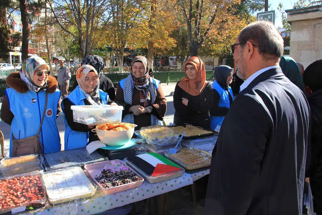 Karaman'da Gazze yararına hayır çarşısı düzenlendi