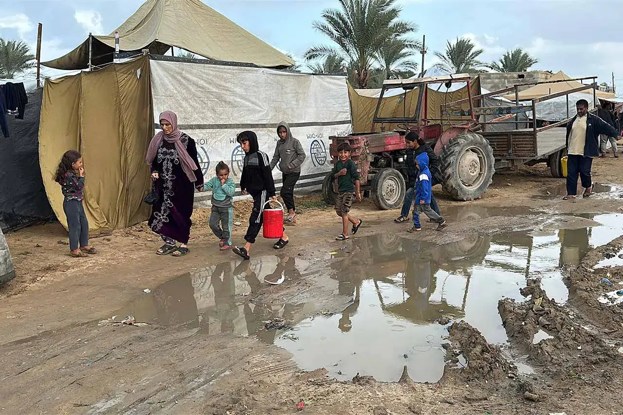 Gazze’de insanlık krizi derinleşiyor! Çadırlar sular altında kaldı