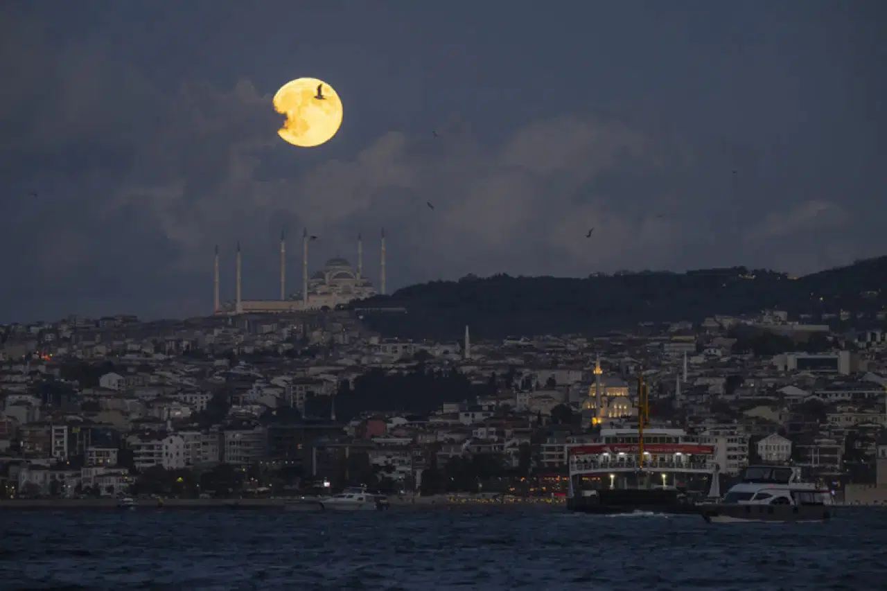 Yılın En Büyüleyici Gök Olayı: Süper Ay (Kunduz Dolunayı) 5 Kasım’da Gökyüzünde!
