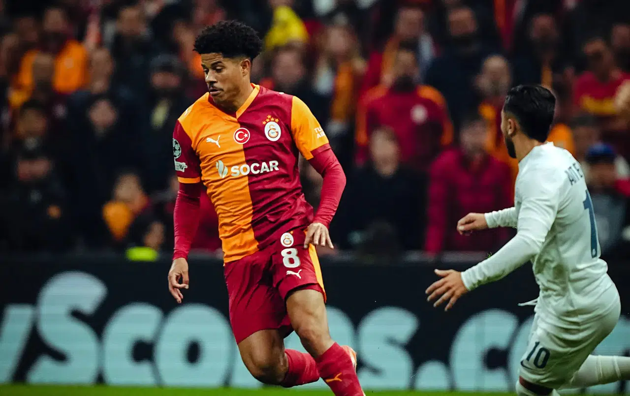 Galatasaray evinde yıkıldı!