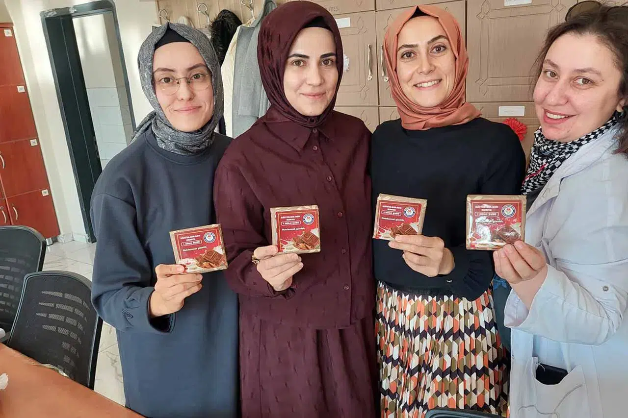 Eğitim-Bir-Sen Konya Şubesi’nden Öğretmenler Günü’ne anlamlı jest