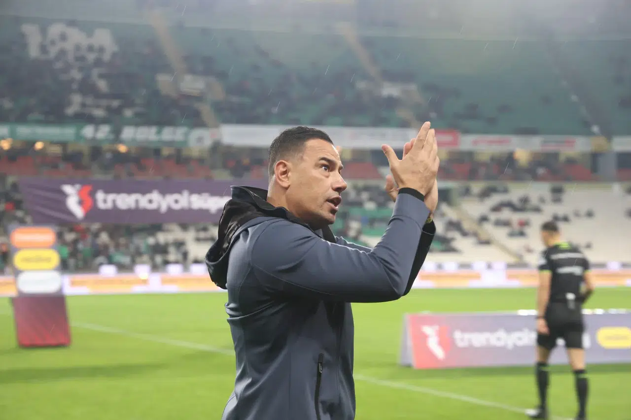 Çağdaş Atan’dan çıkış! “Burası Konyaspor, hak edenler gelmeli"