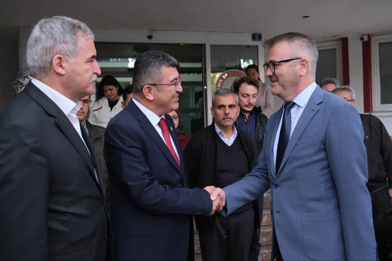 Konya’da partilerinden istifa edip AK Parti’ye katılan başkan ve vekilden kritik görüşme