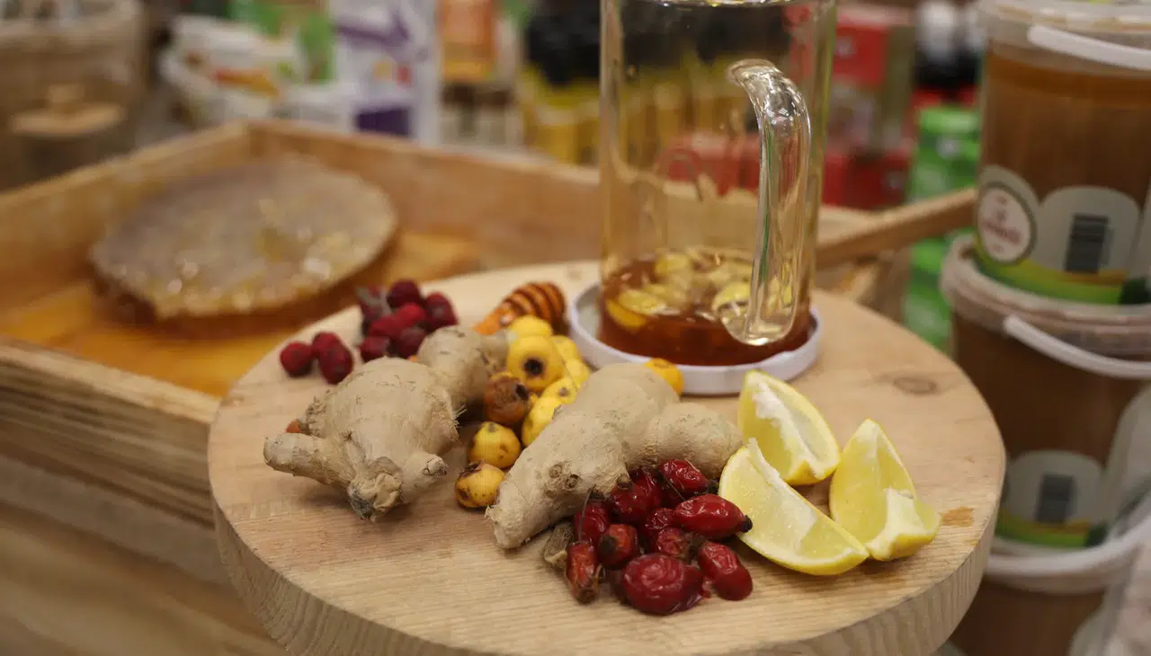 Kışın şifası sofrada: Ballı zencefil şurubuna yoğun ilgi!