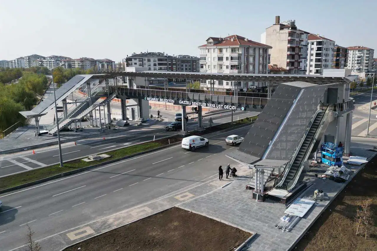 Aksaray’da yoğun trafik noktasında üst geçit yatırımı