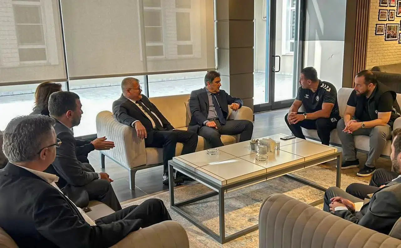 Konyaspor tesislerinde sürpriz görüşme!