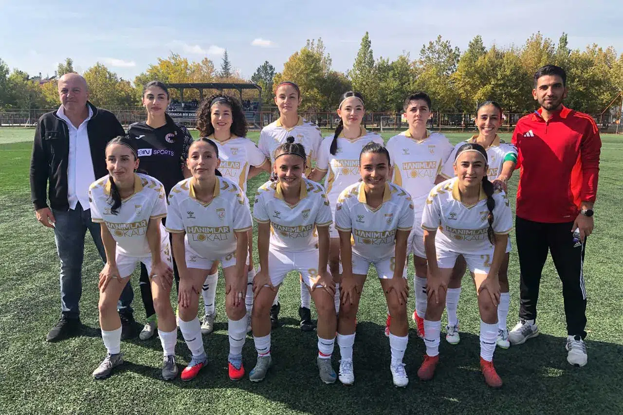Genç Ülküm pür neşe! Adana İdmanyurdu'nu dize getirdiler