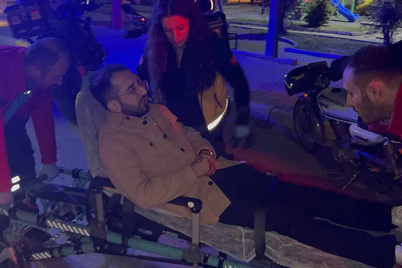 Aksaray’da parkta bıçaklı saldırı! Parkta otururken bıçaklandı