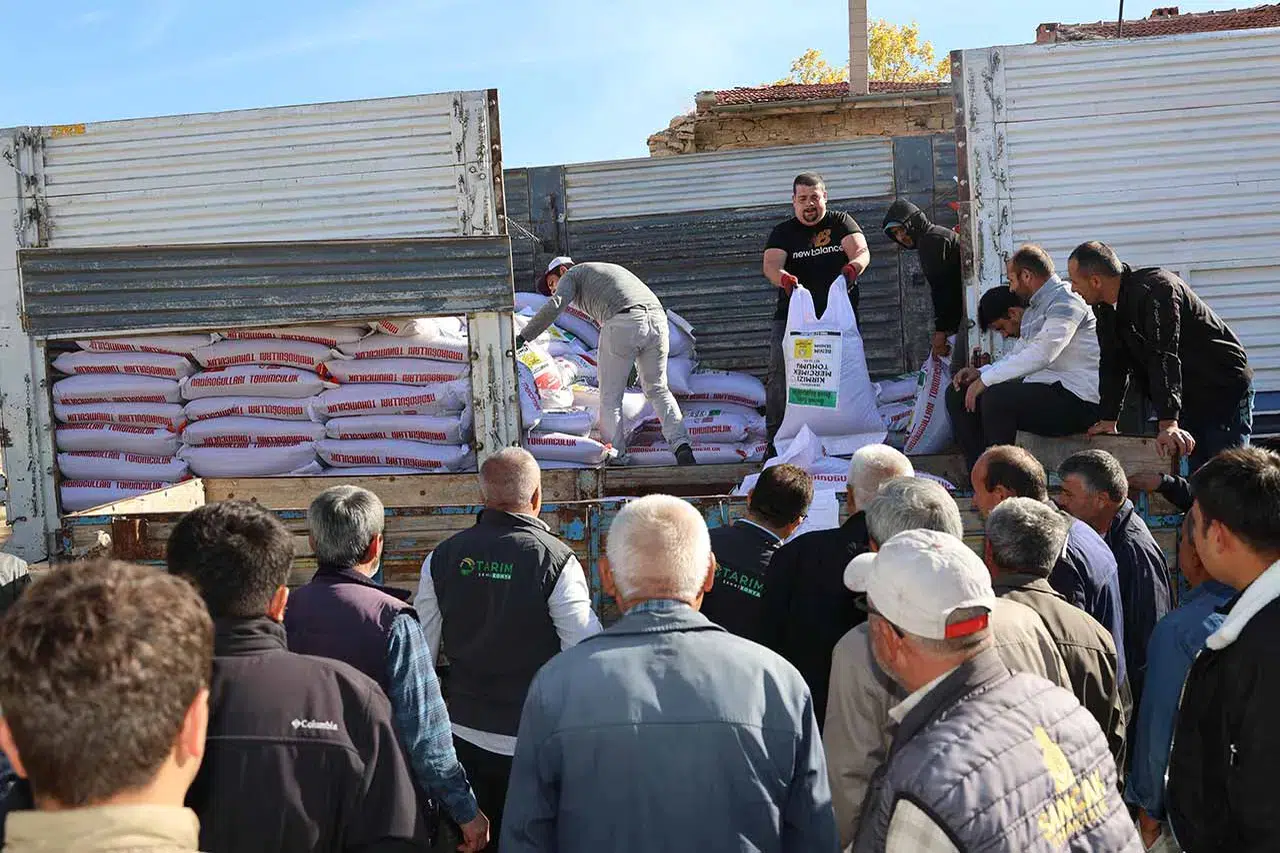 Konya Büyükşehir’den üreticiye bir destek daha! 49 ton tohum dağıtıldı