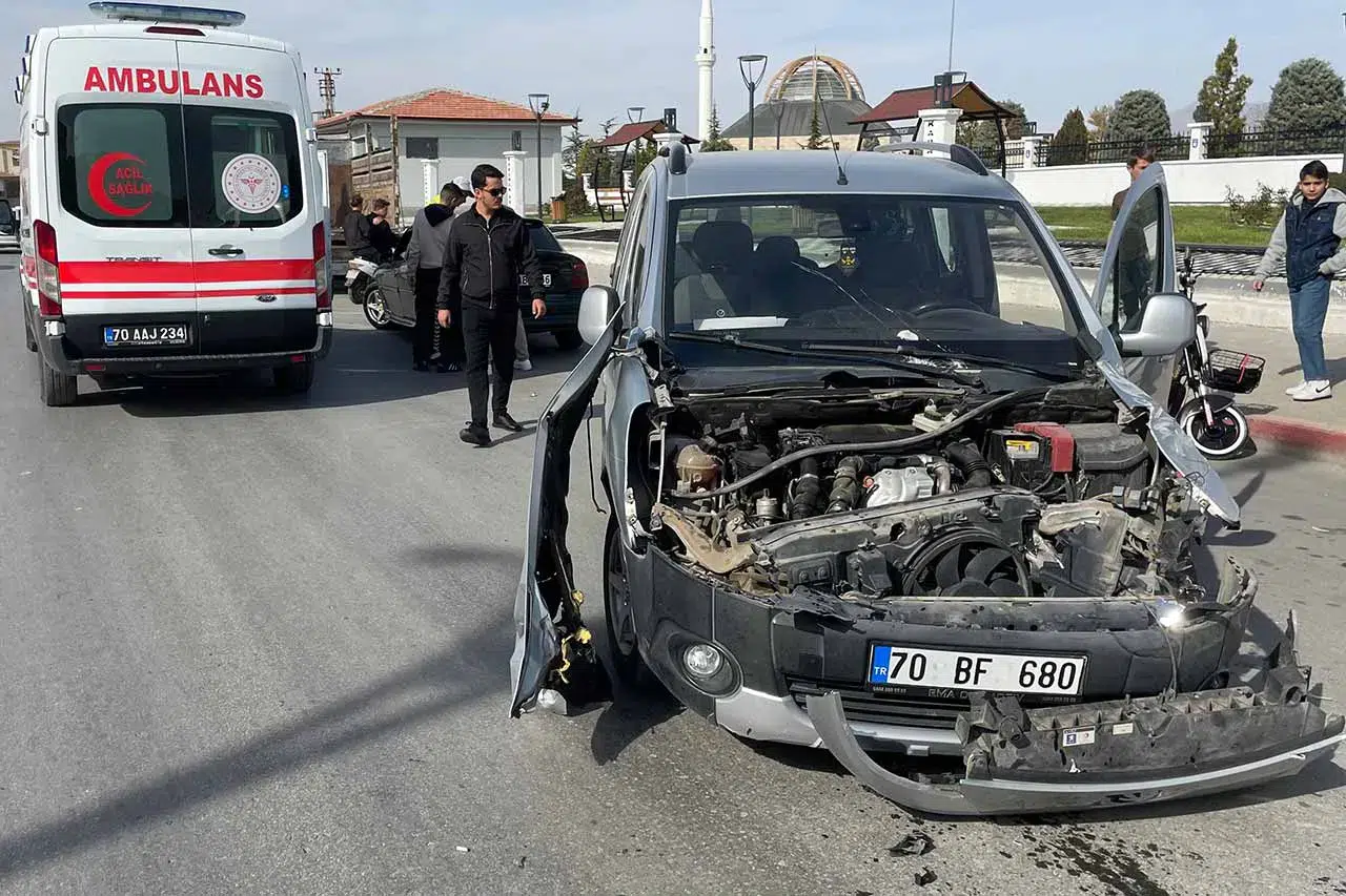 Saniyelerle kurtuldu! Karaman’da kaza anı kamerada