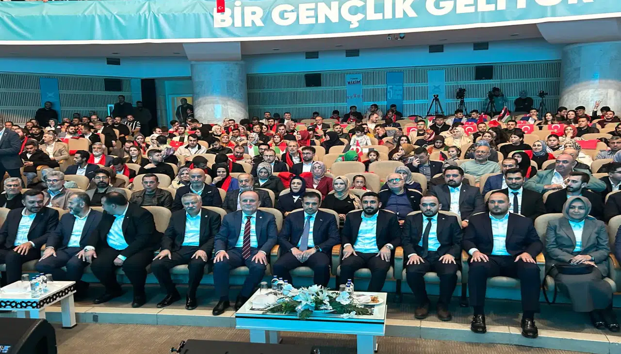 Konya gençliği Erdoğan’ın yolunda! TÜGVA İl Genel Kurulu’nda tek yürek