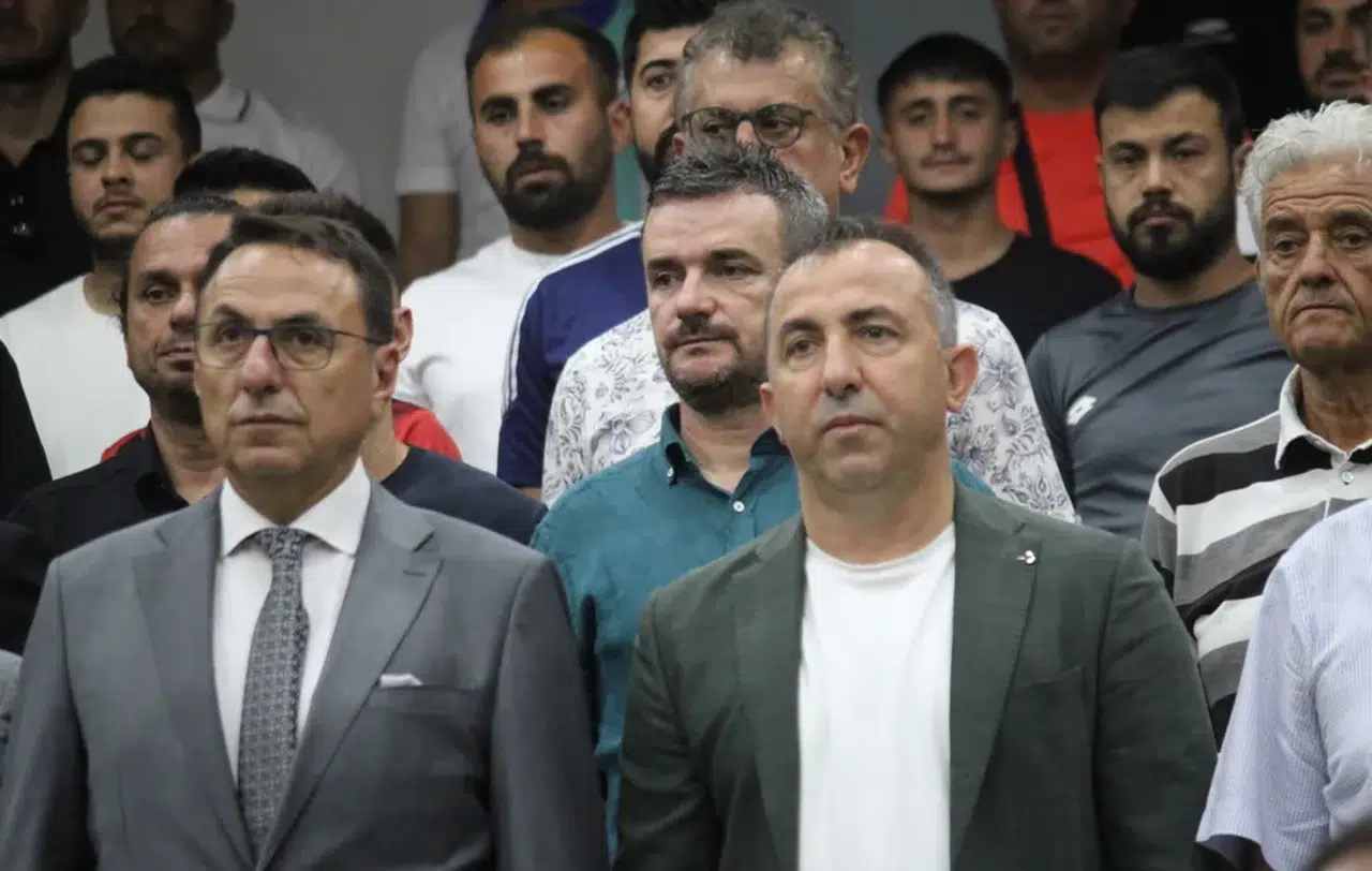 Konyaspor yönetiminden teknik direktör değişikliği için açıklama