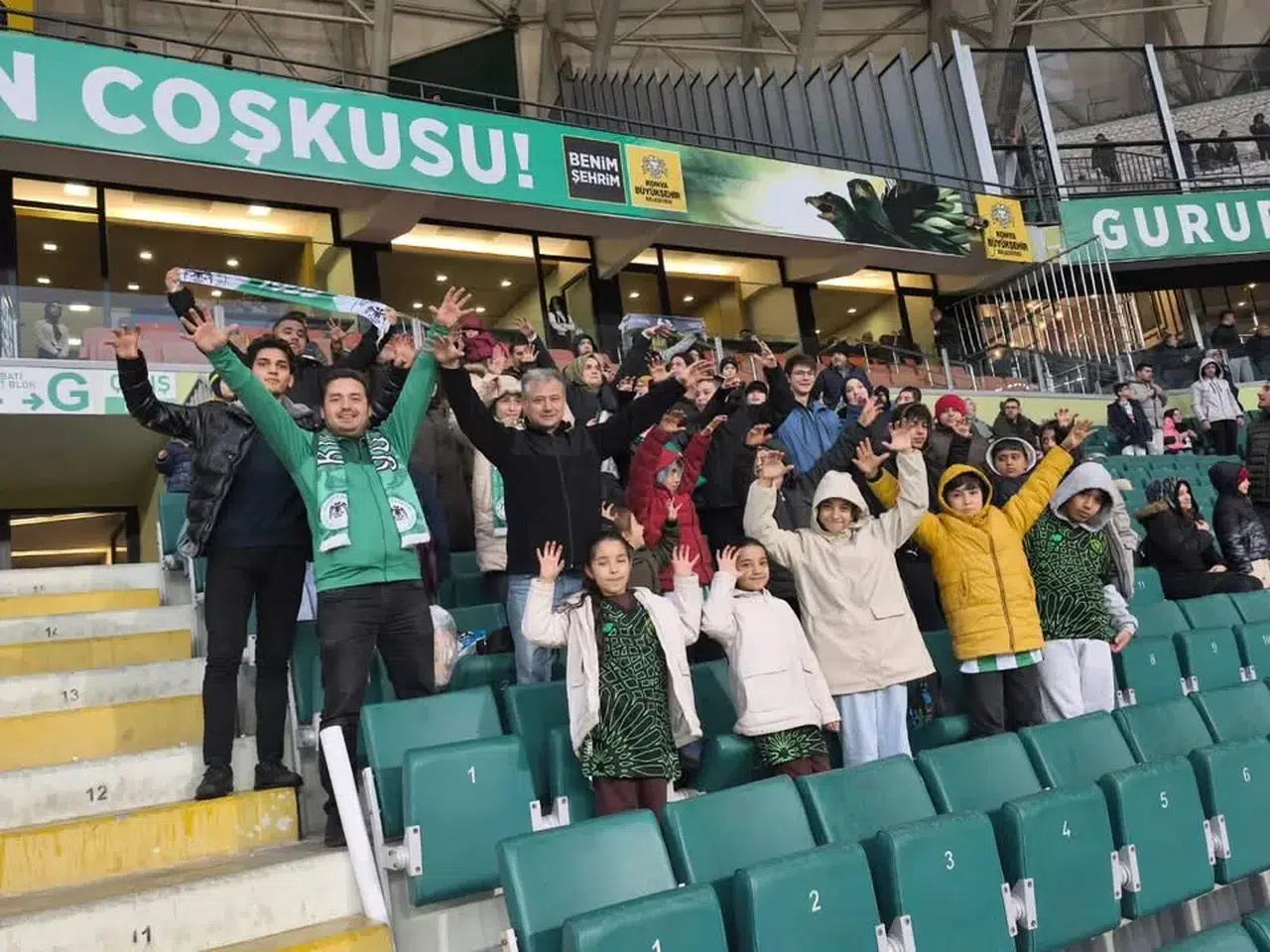 Sosyal hizmetten yararlanan çocuklara Konyaspor sürprizi!