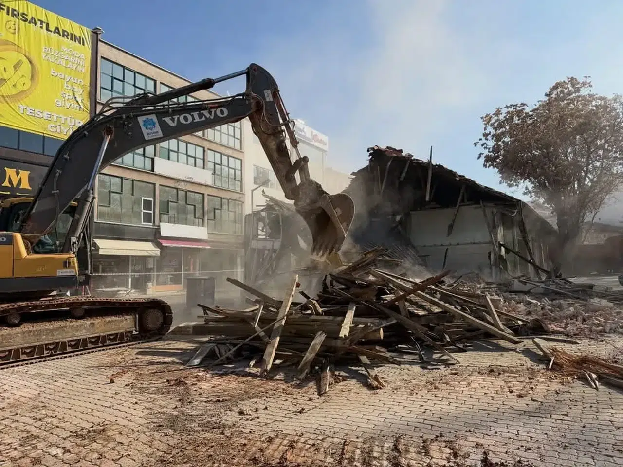 Konya’da kentsel dönüşüm başladı! Dükkanlar yıkılıyor