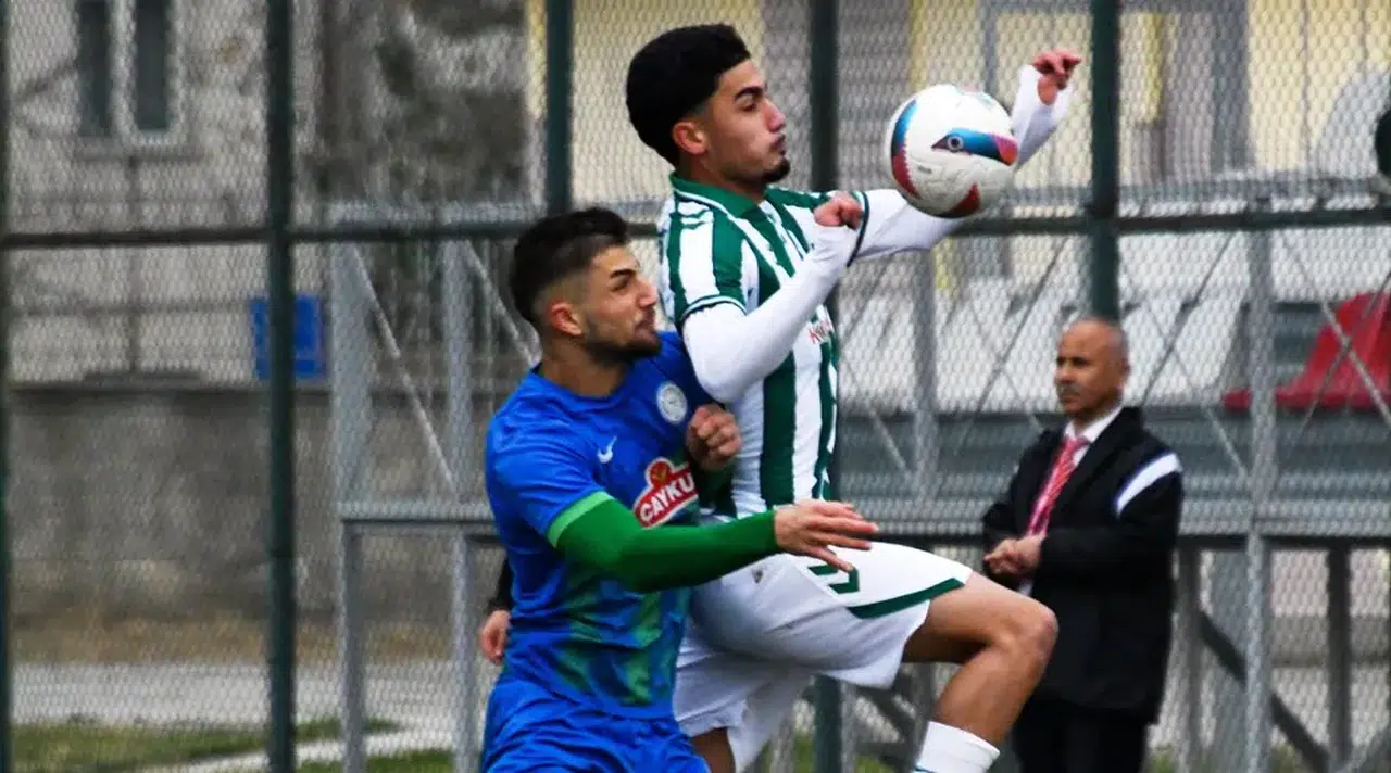 Konyaspor, 10 kişi ile Rizespor’u devirdi