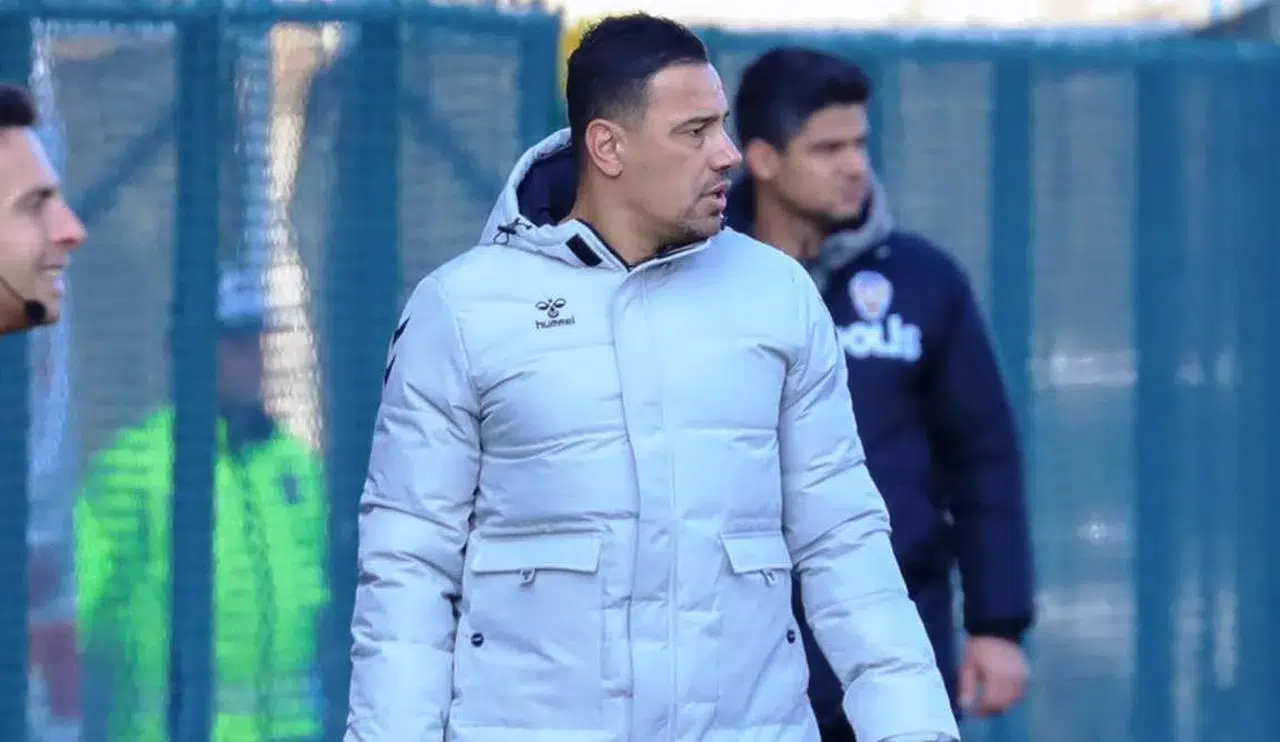 Konyaspor’da Çağdaş Atan’dan Rizespor maçı öncesi öğrencilerine övgü! Onlara minnettarım