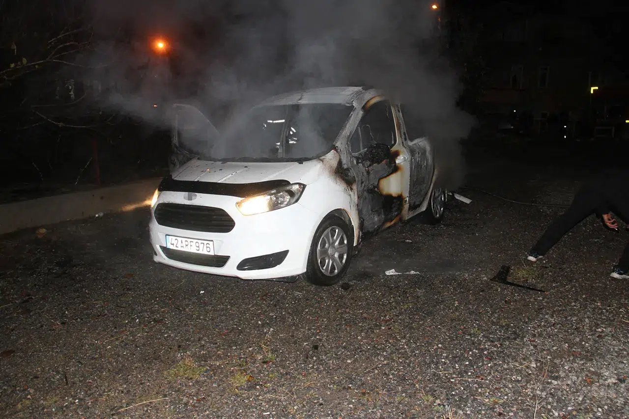 Konya’da park halindeki araç ateşe verildi