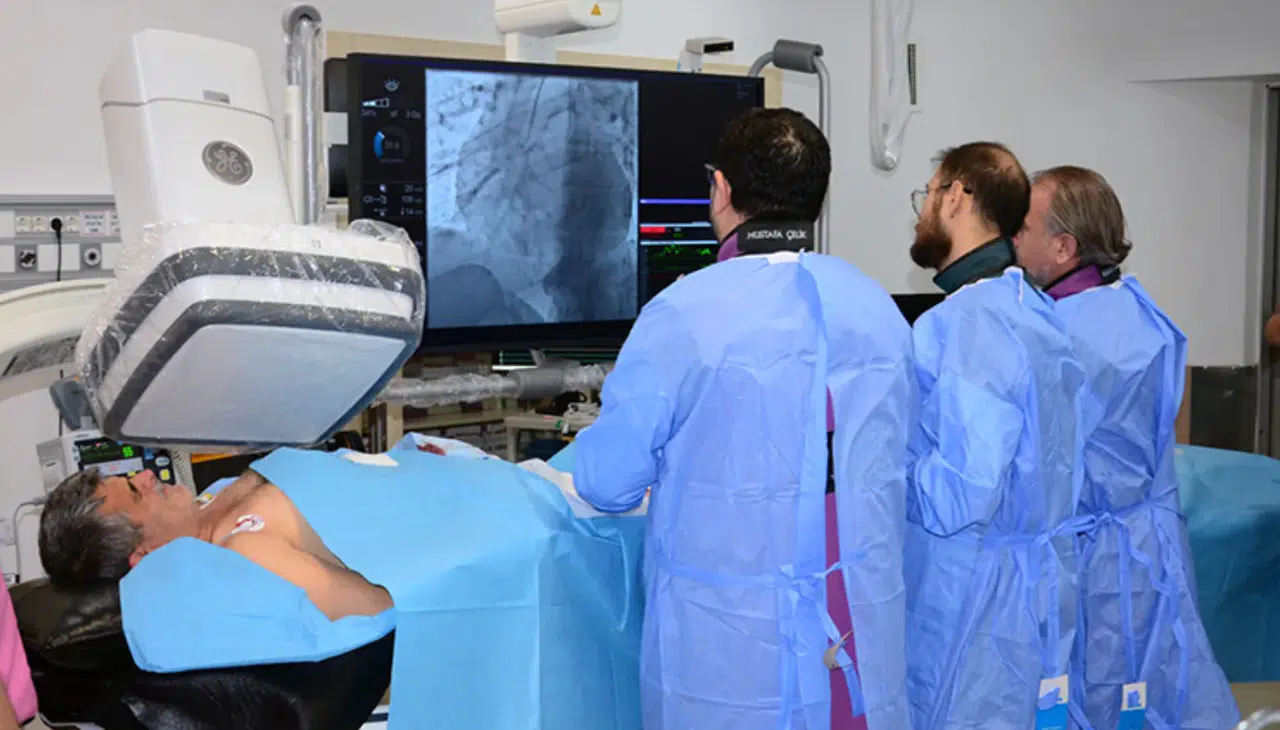 Konya'da mesai arkadaşları doktoru hayata döndürdü!