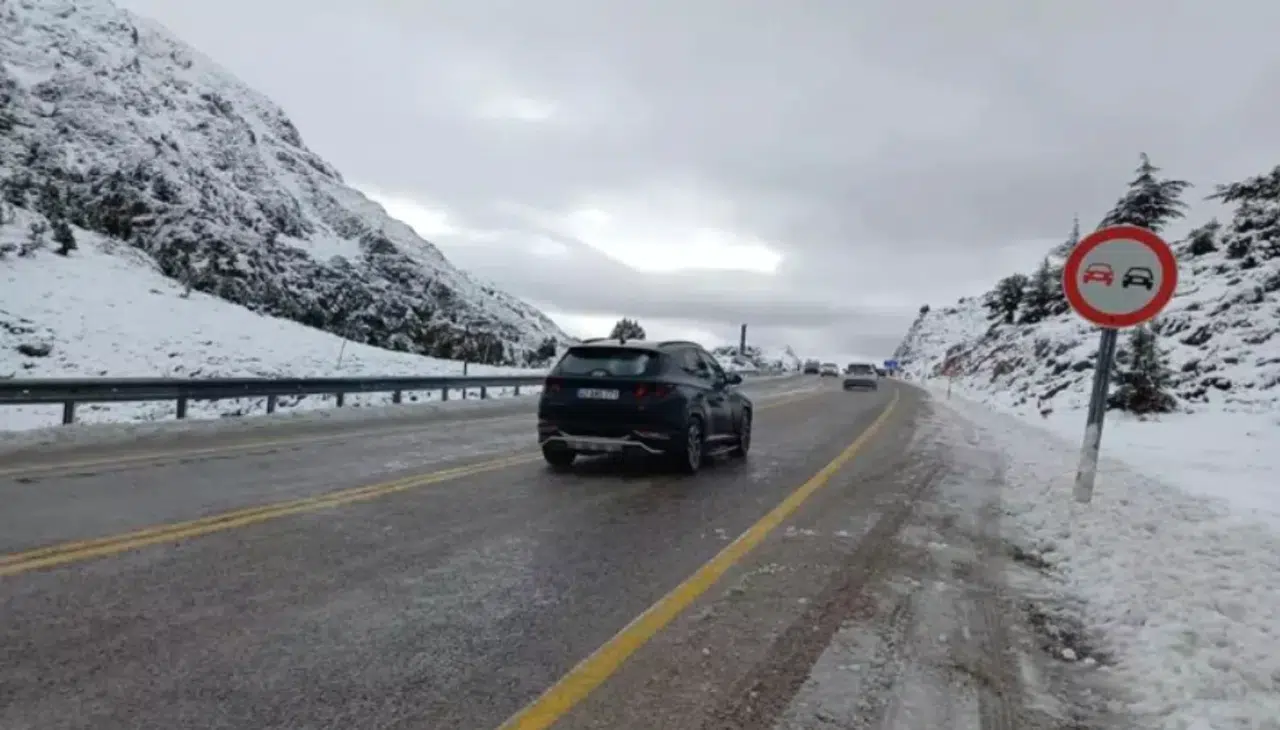 Konya-Antalya yolu beyaza büründü: Trafik bir anda kilitlendi!