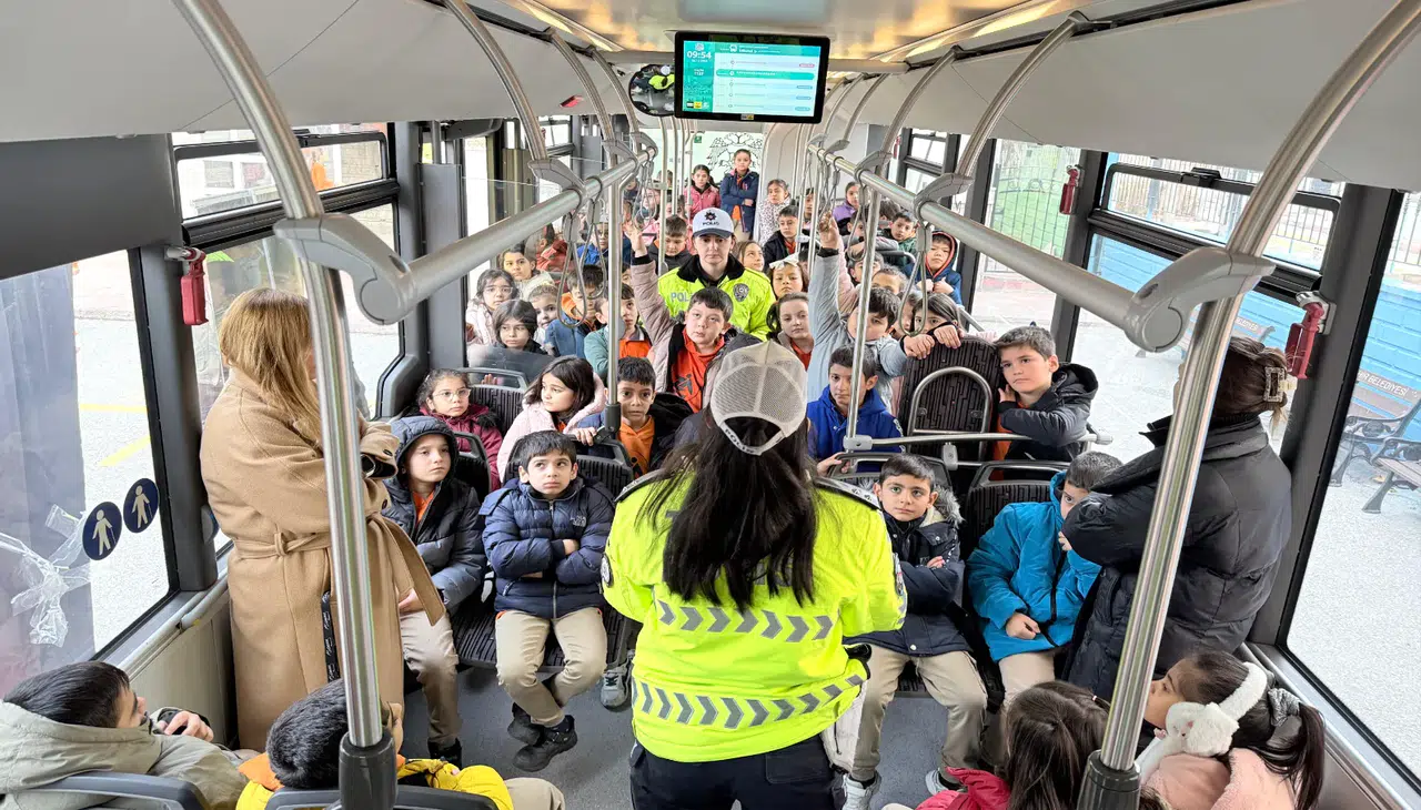 Nezaket otobüsü Konya’da 10 ilkokula misafir olacak