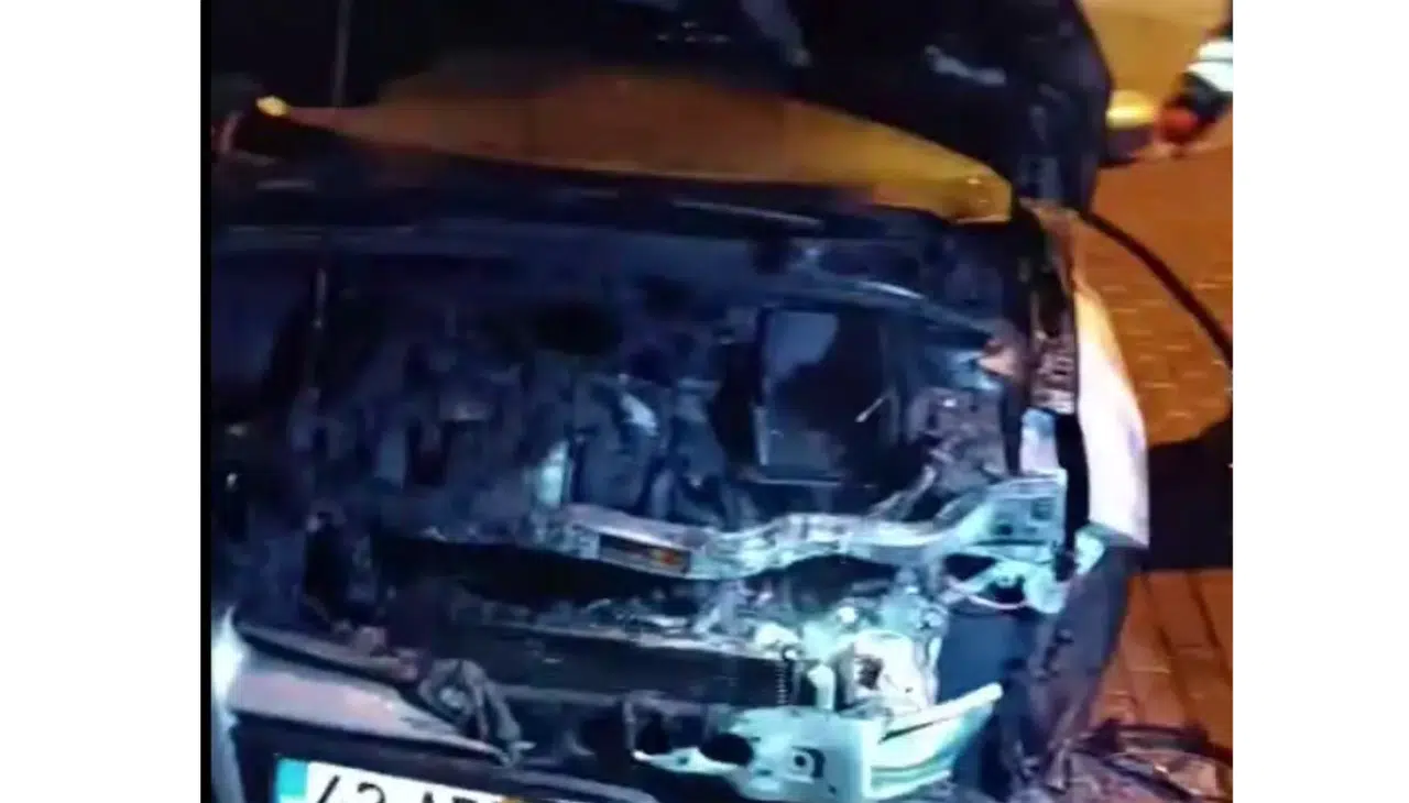 Konya'da park halindeki araç alev aldı