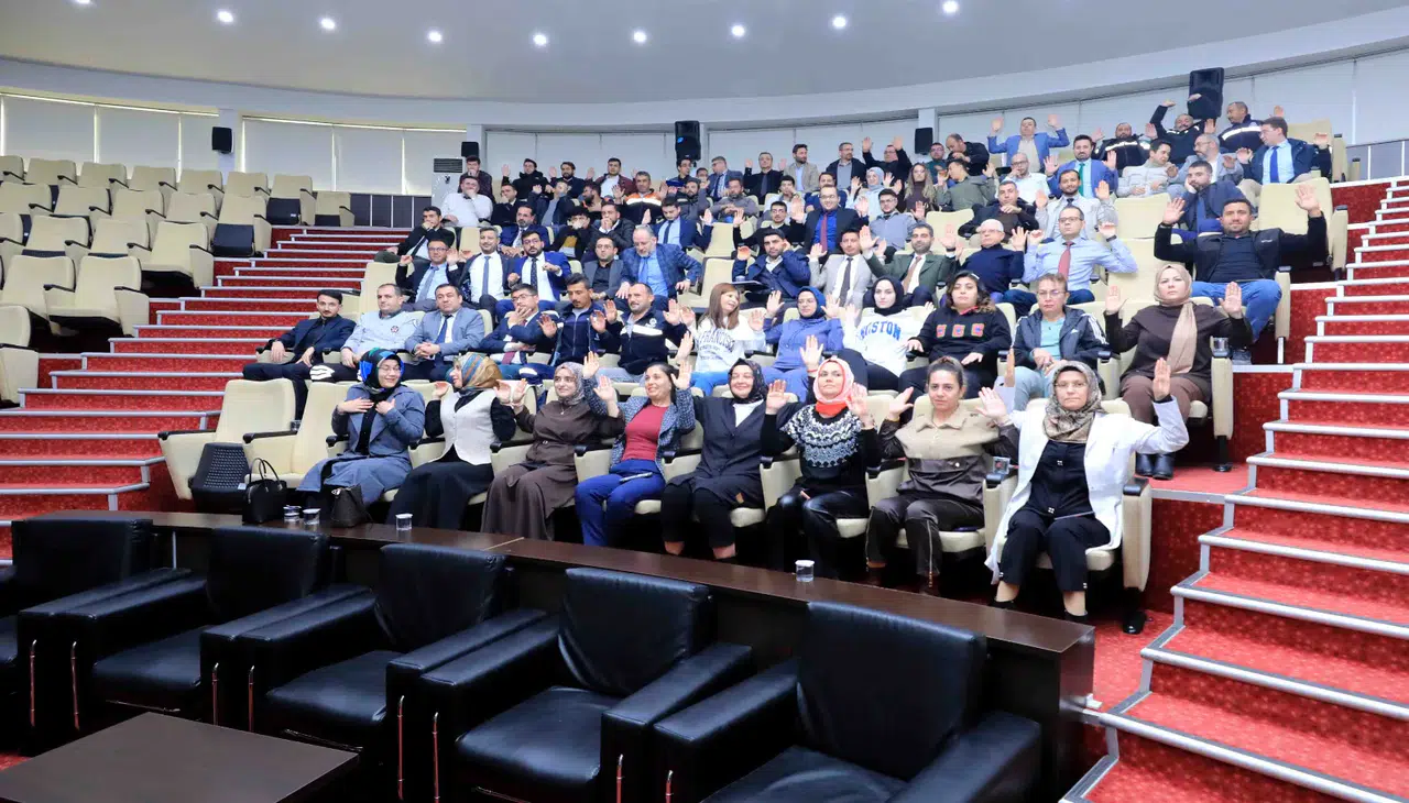 Konya Karatay’da personelin sağlığını güçlendiren ergonomi eğitimi!