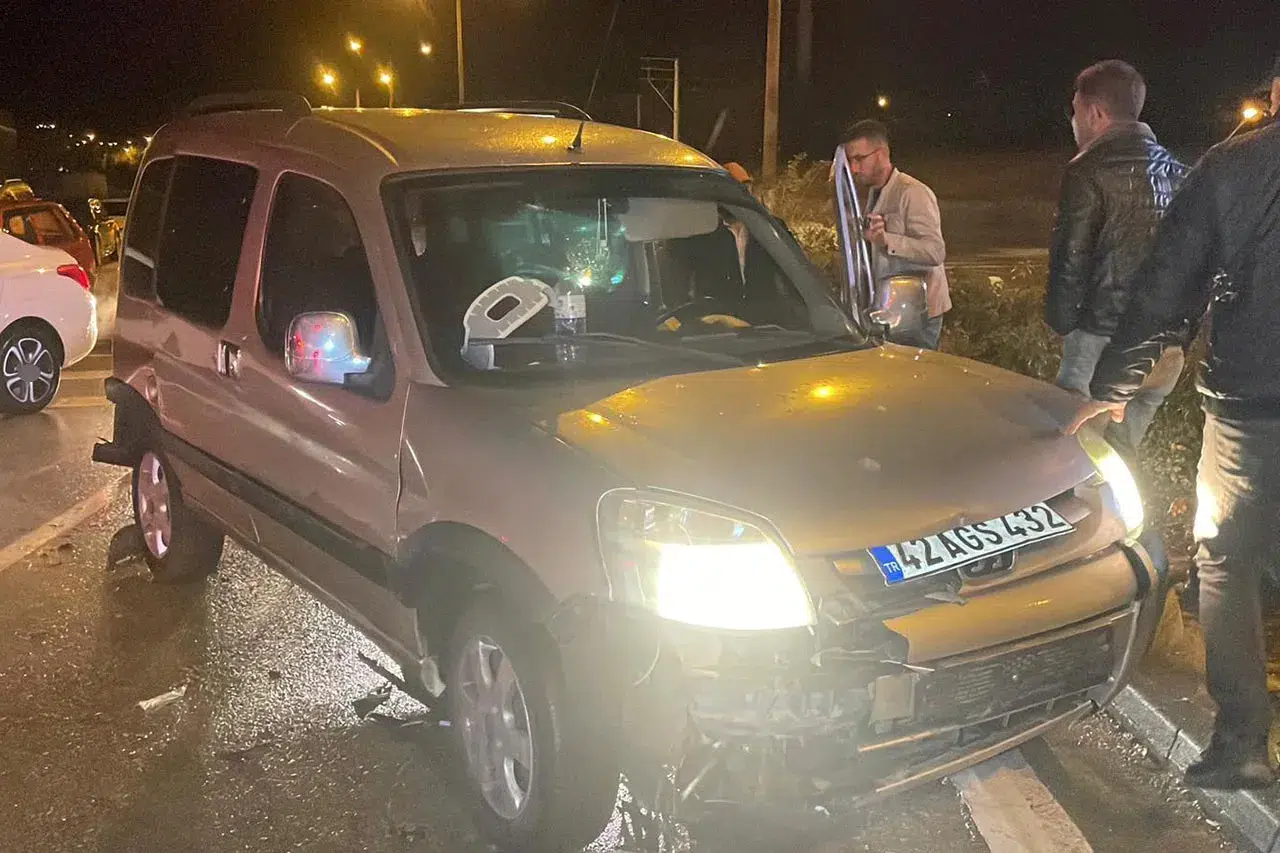 Konya plakalı araç kazaya karıştı! Karaman’da zincirleme kaza