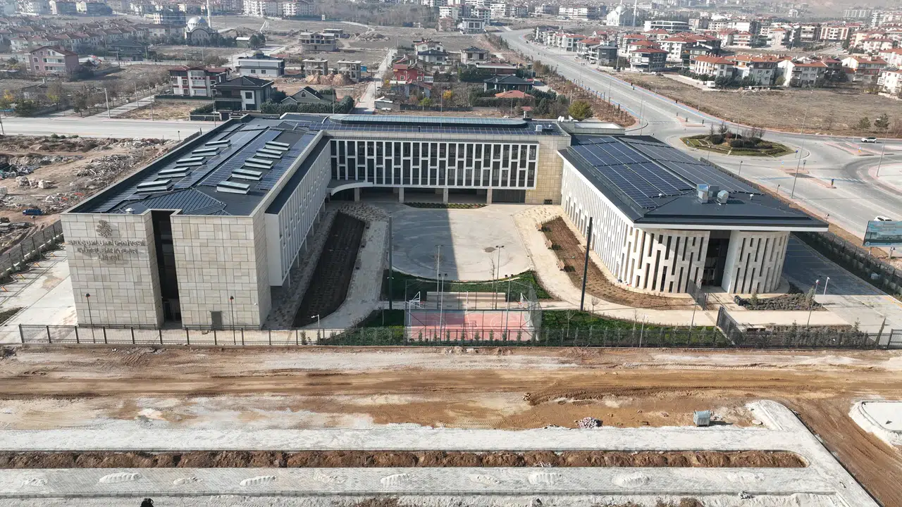 Yetenekli gençler burada yetişecek: Türkiye’nin en modern Sanat Lisesi Konya’da açıldı