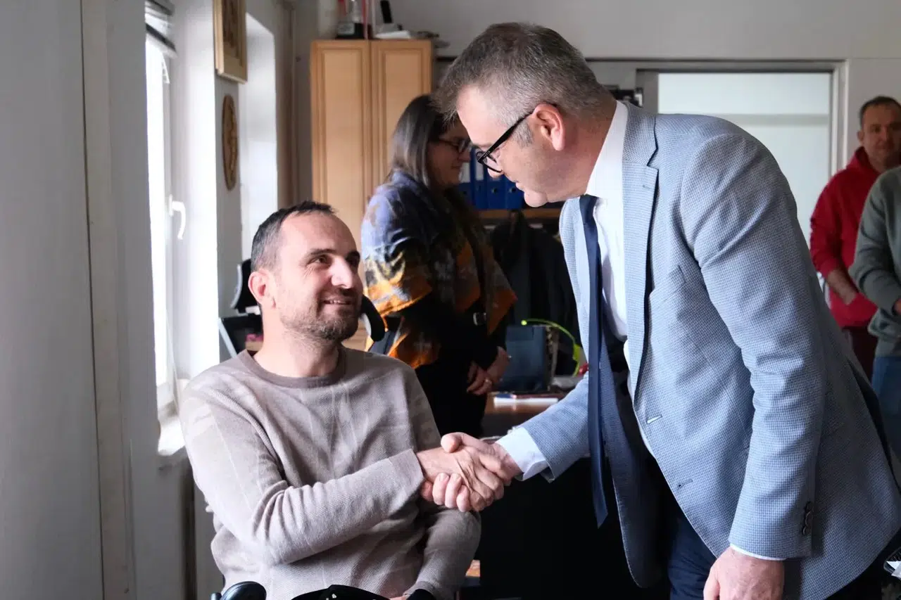 Belediye Başkanı Ustaoğlu, engelli çalışanlarıyla bir araya geldi