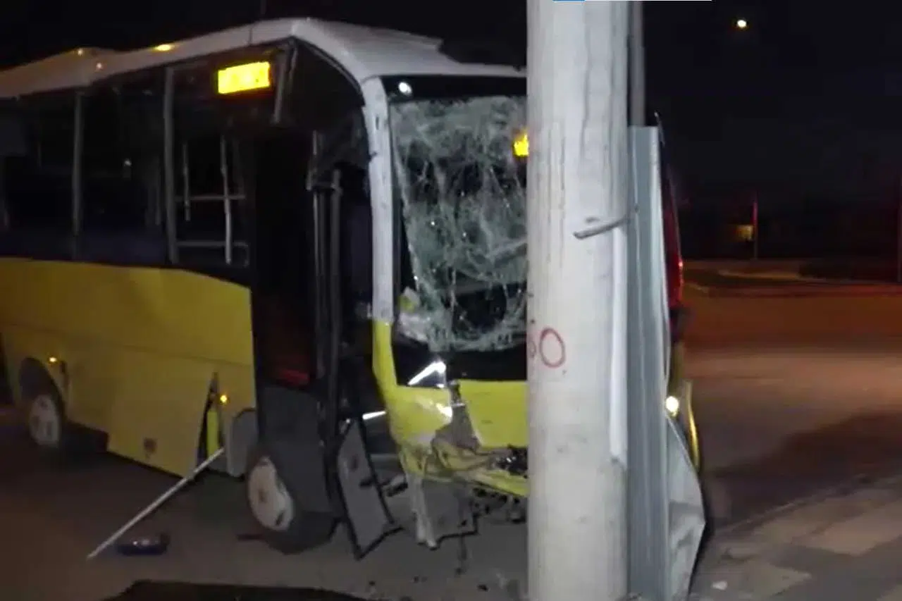 Aksaray’da kırmızı ışık ihlali kazaya neden oldu