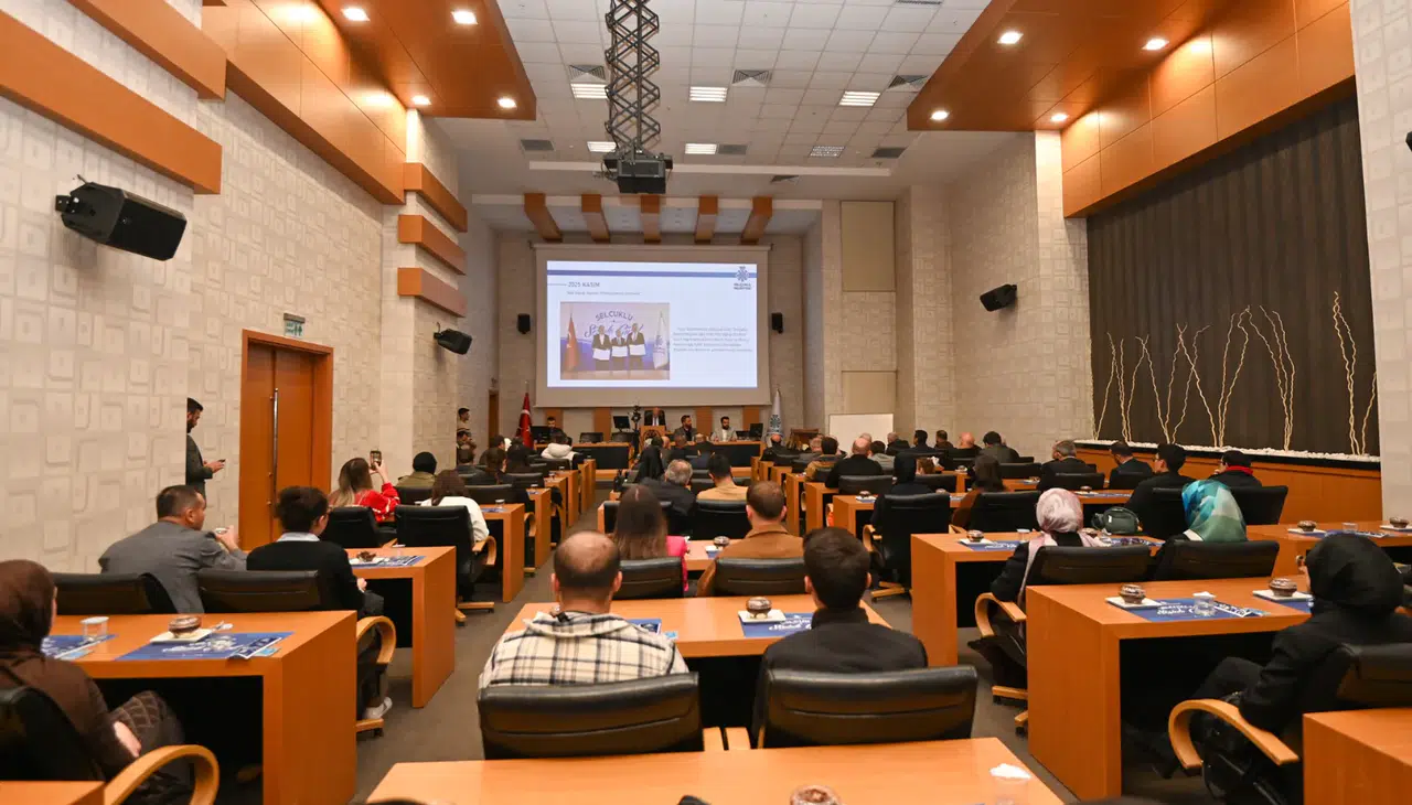 Konya’da geleceğin yöneticileri mecliste deneyim kazandı!