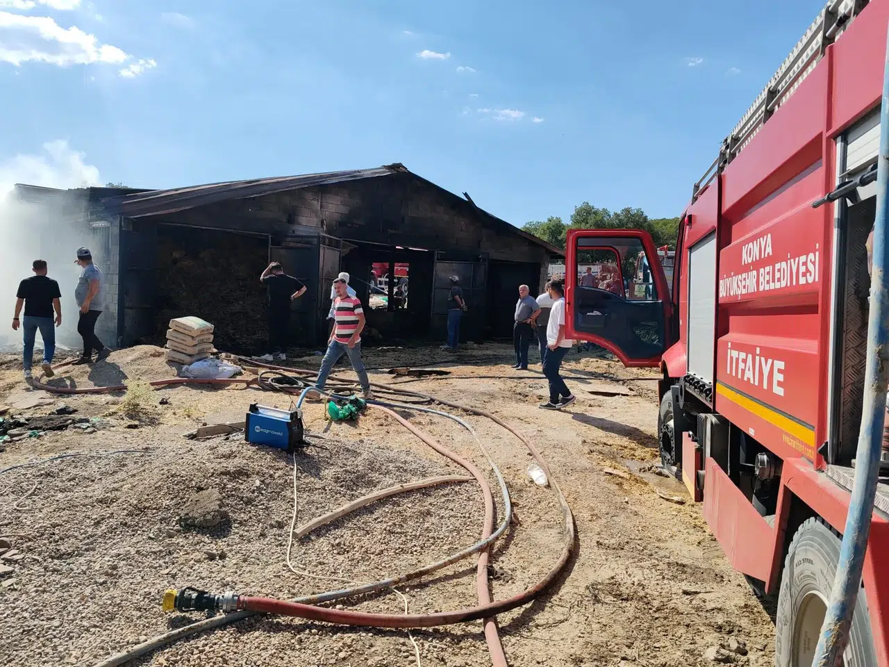 Konya’da yangın faciası! Ahır sahibi gözyaşlarına hakim olamadı