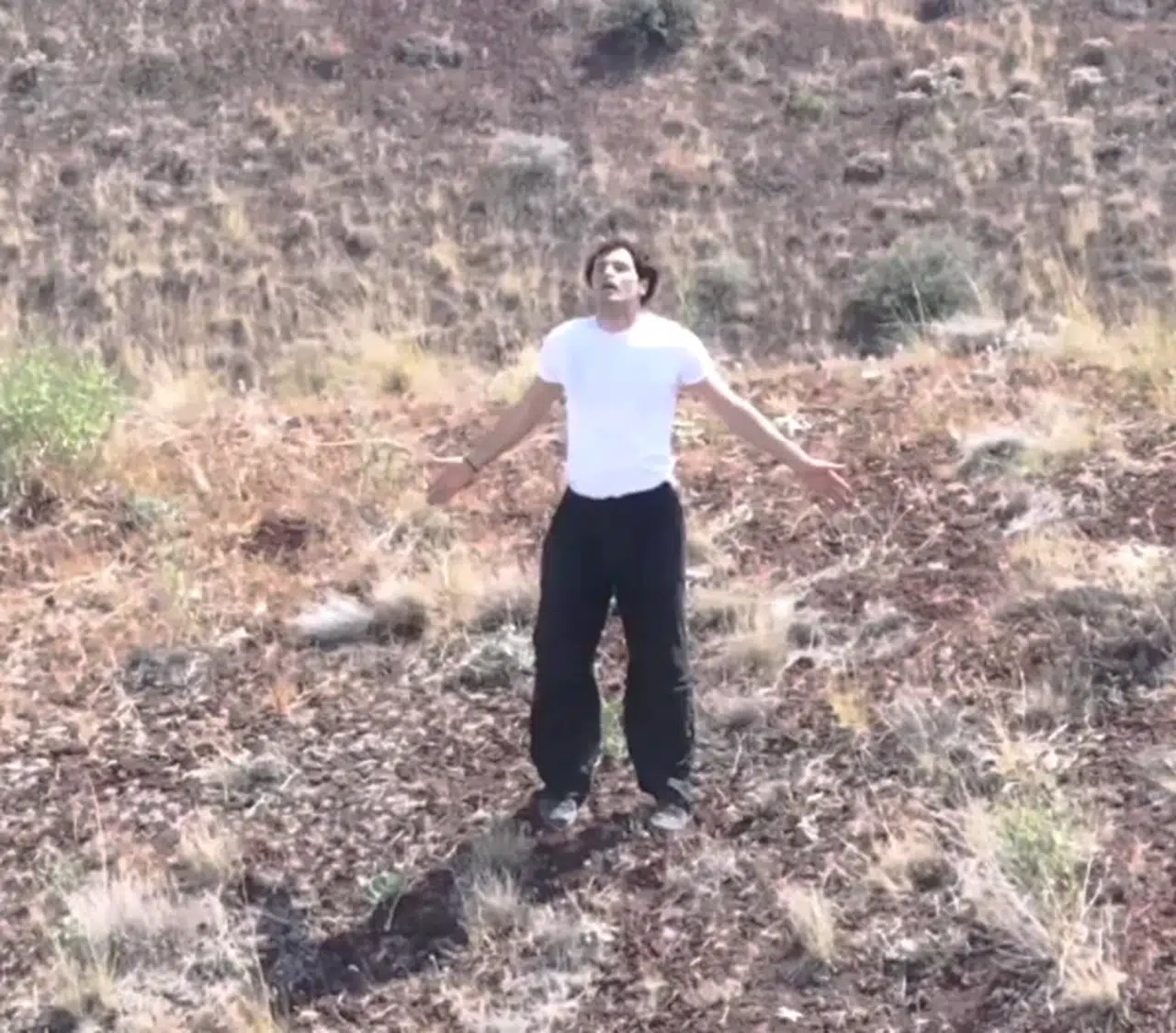 Ünlü gezgin Ragib Narin'in Meke gölünü çorak çukura benzetti