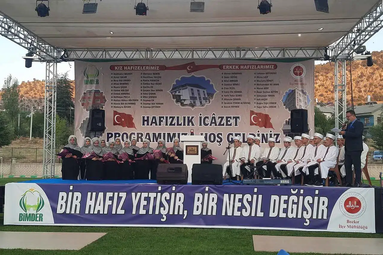 Bozkır'da 41 hafızın icazet töreni coşkuyla gerçekleşti