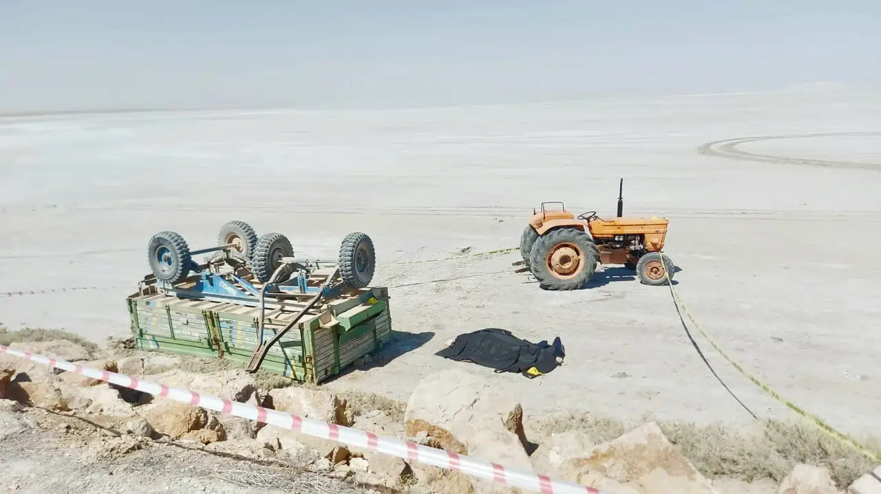 Kulu'da traktör römorku devrildi: 1 ölü, 3 yaralı
