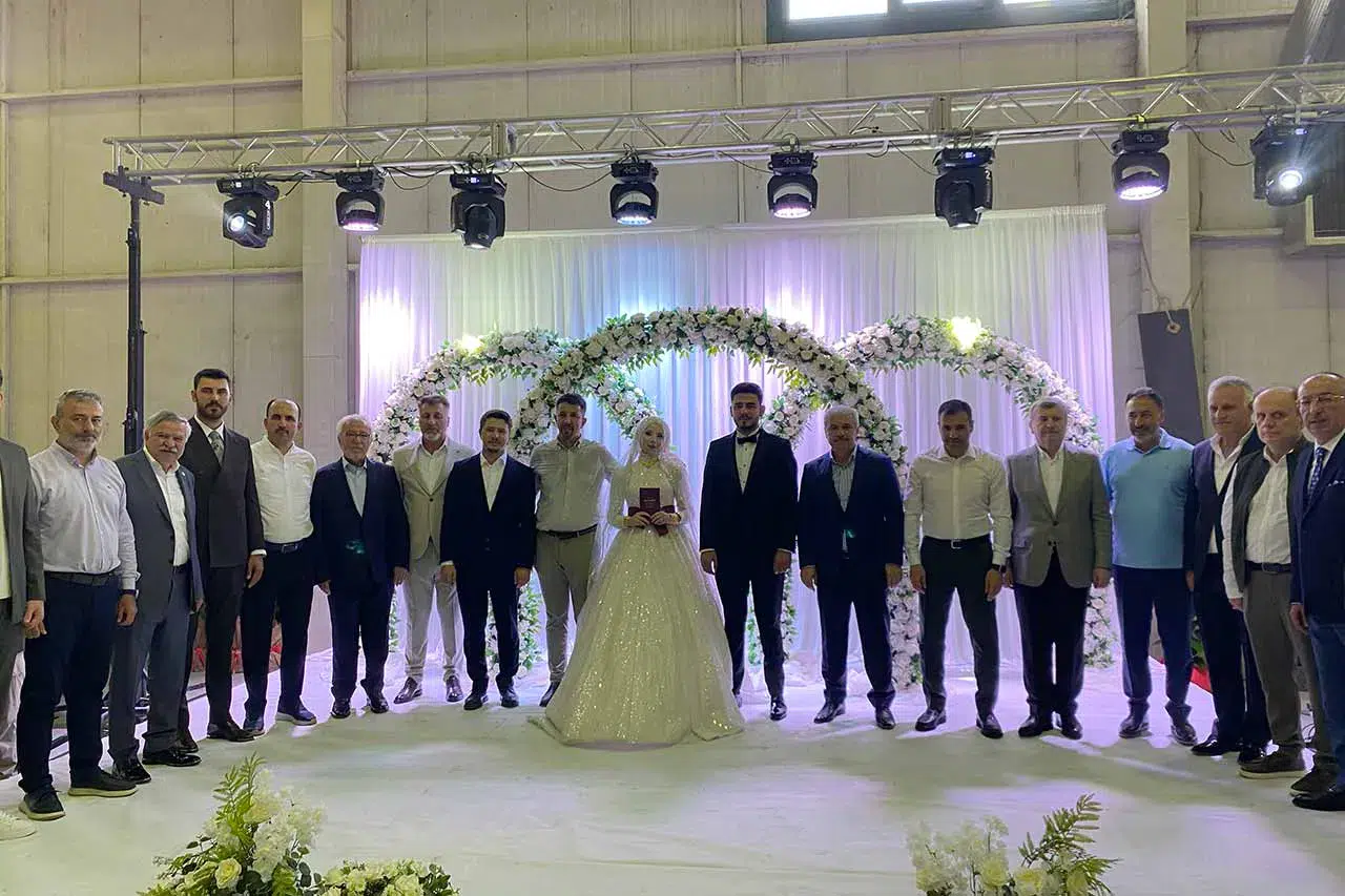 Konya’da görkemli düğün: Özboyacı ve Keleş aileleri akraba oldu