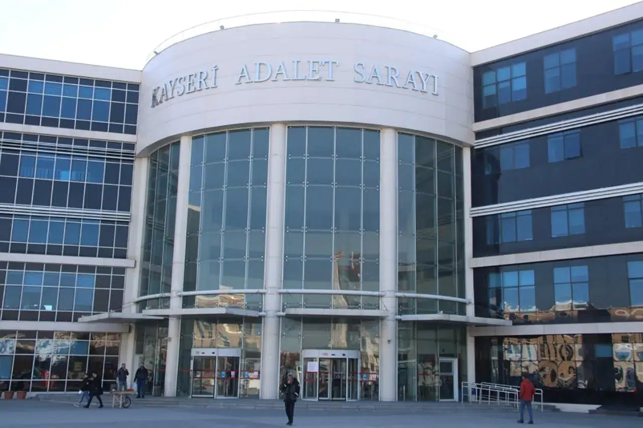 Konya'daki yakınlarını görmek isterken kaza yapmışlardı! Dava ertelendi