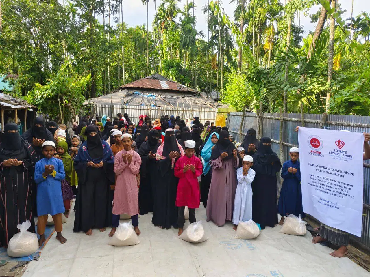 Konya’dan yola çıkan yardımlar yetimlerin umudu oldu