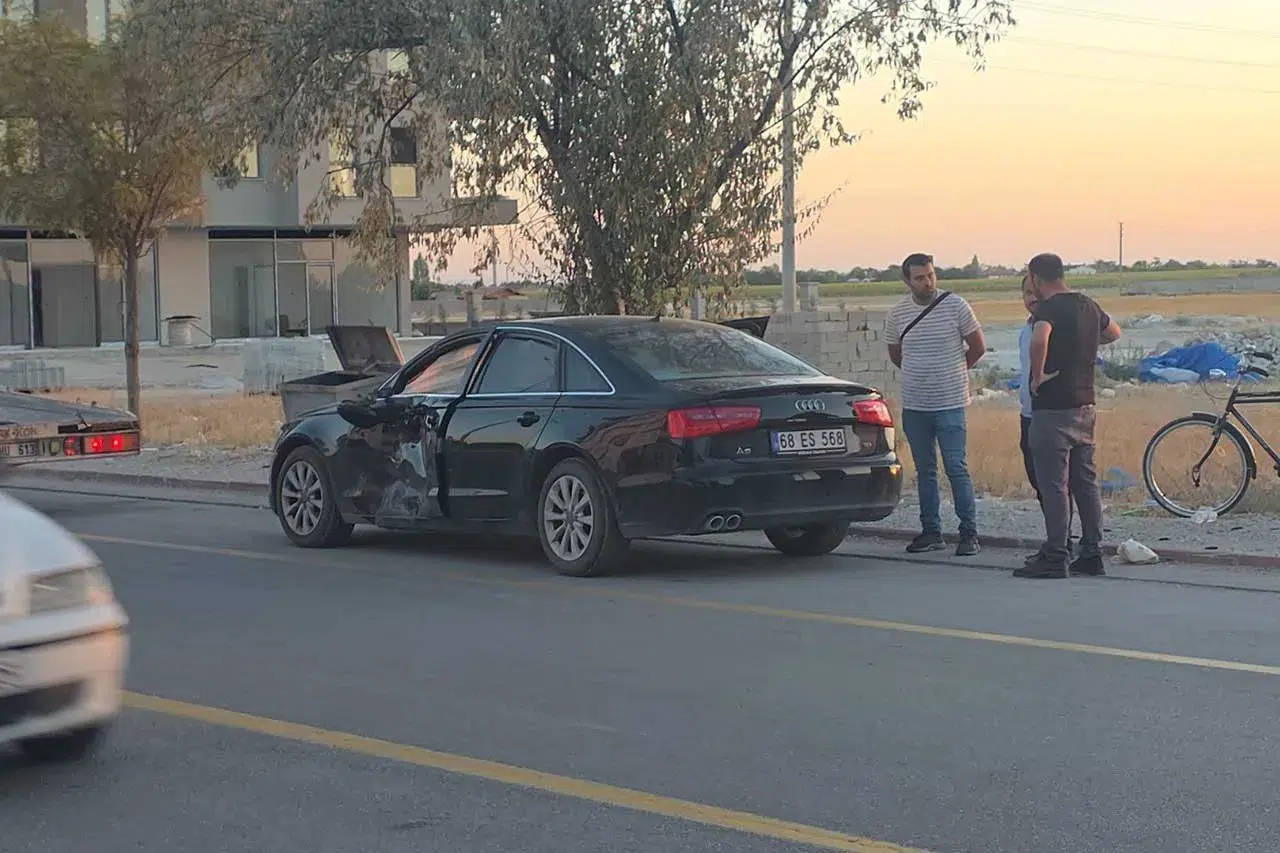 Eski belediye başkanı kaza yaptı! 1 ağır yaralı