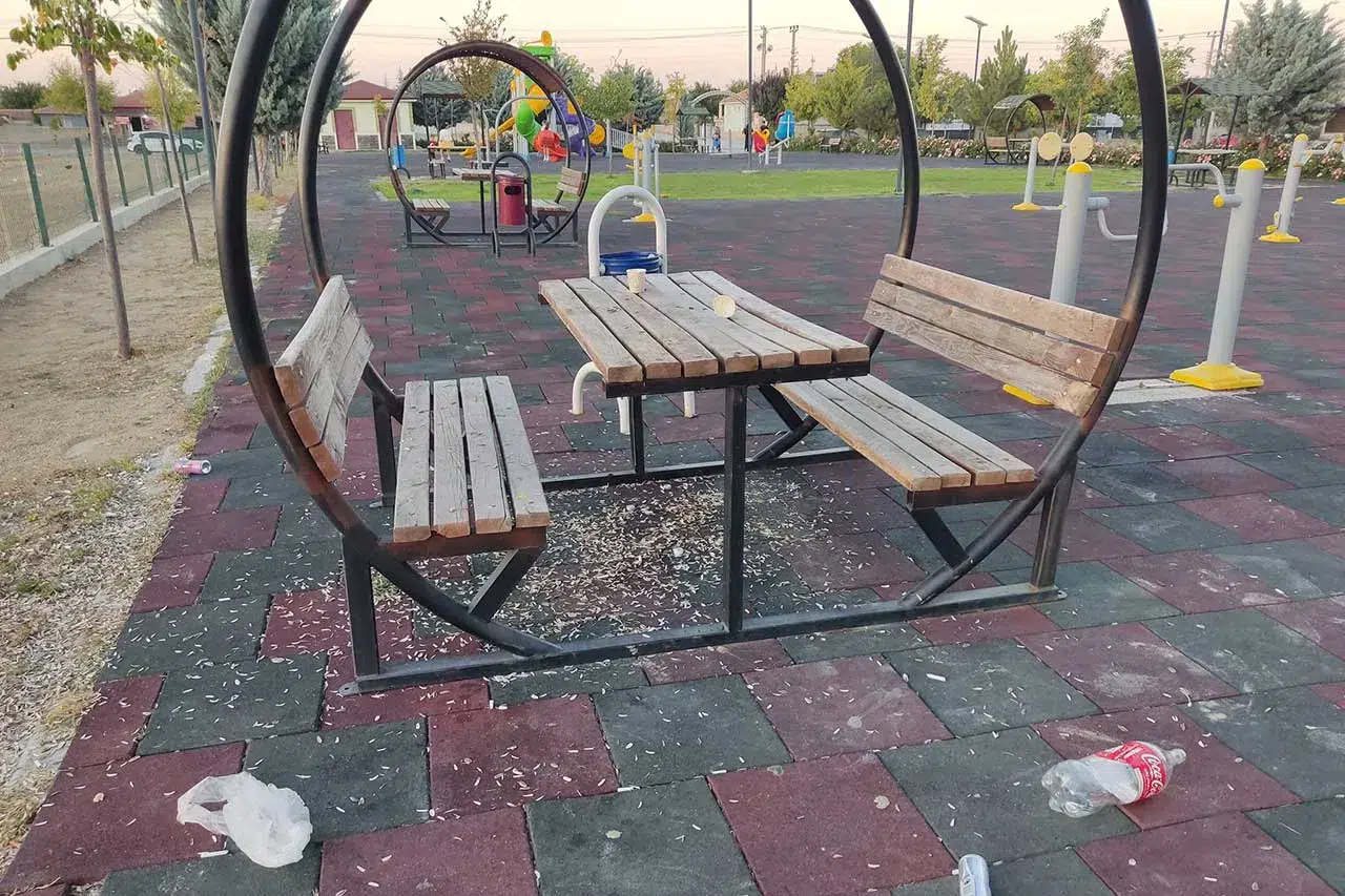 Konya'da istenmeyen görüntüler! Engelli bireyler için yapılan park bu halde!