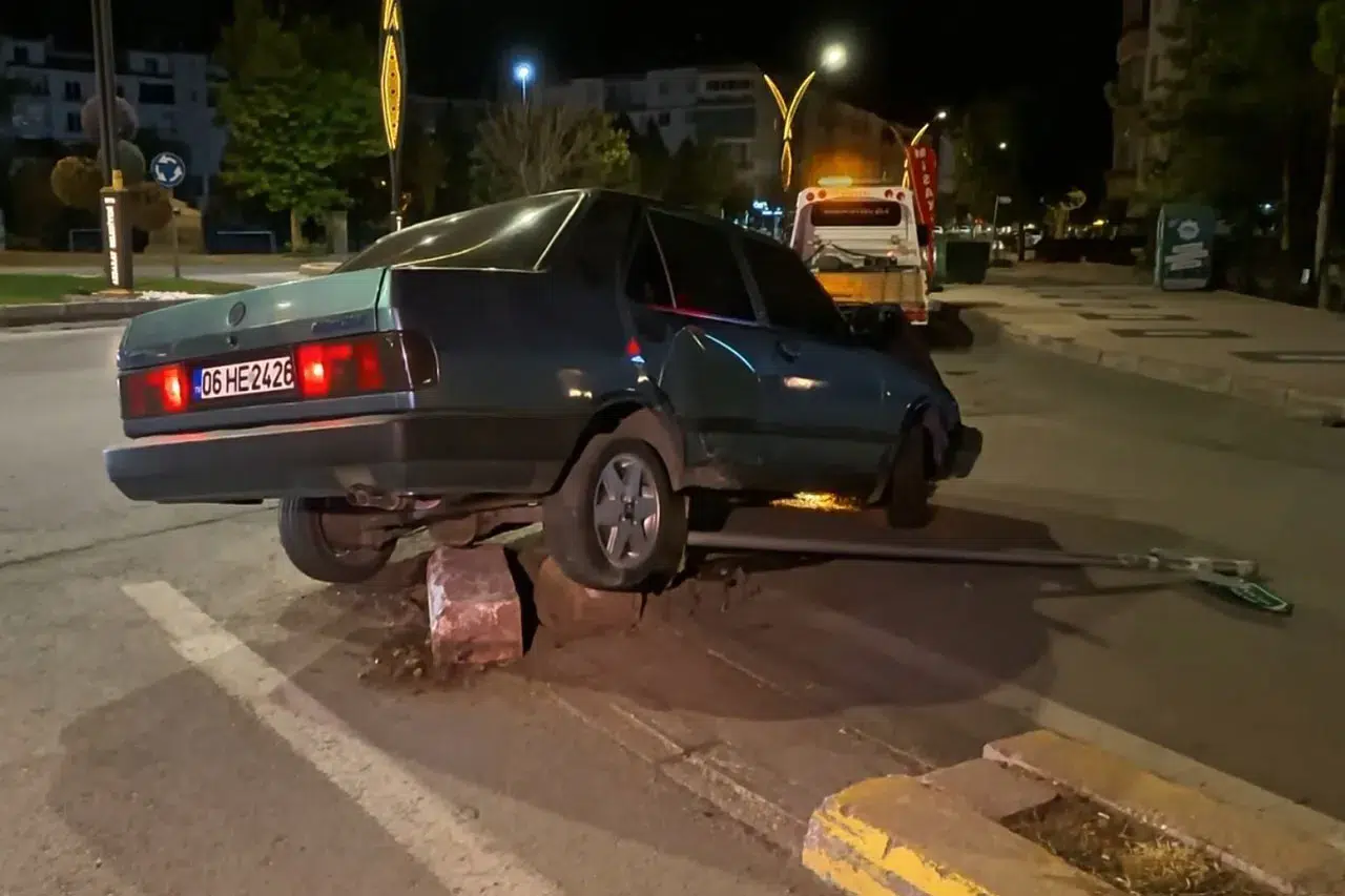 Aksaray’da ilginç kaza! Otomobilden inip kaçtılar