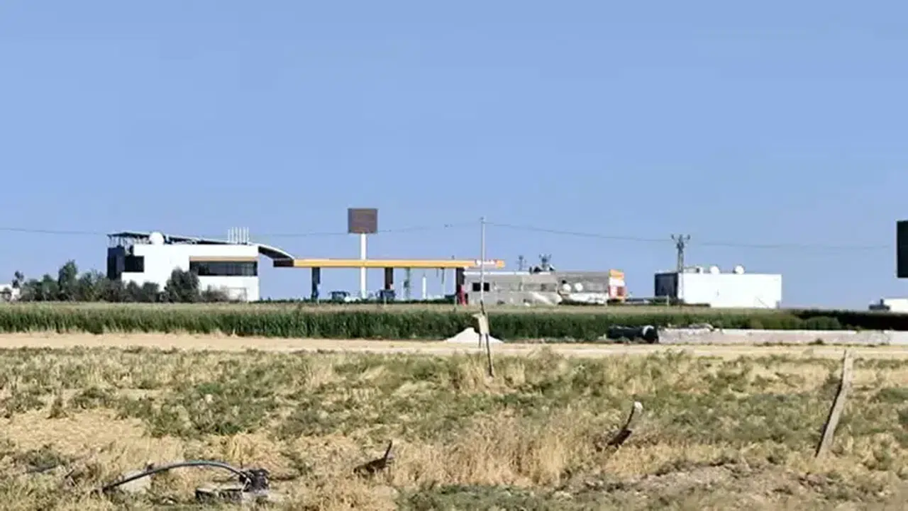 Akaryakıt istasyonunda silahlı kavga: 4 yaralı