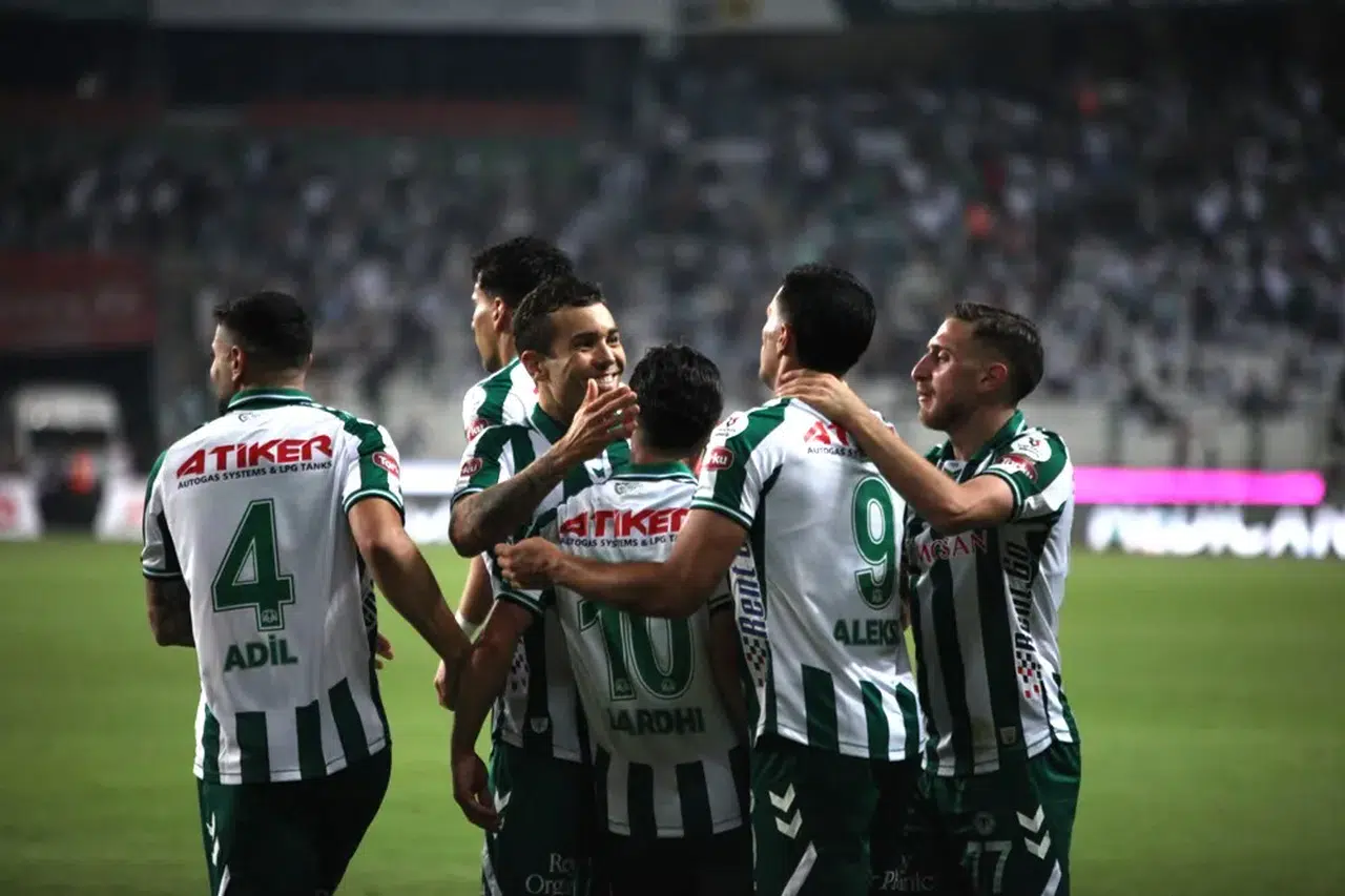 Konyaspor, en iyi sezonundaki gibi başladı
