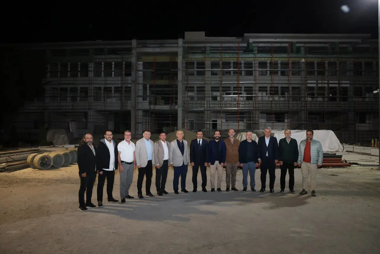 Özgökçen’den Hacı Veyiszade’nin hocalık yaptığı okula gece ziyareti